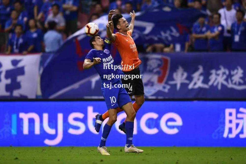 火药味十足：哈尔滨队对阵大连队